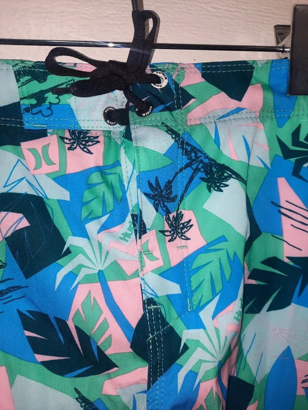 NwT Hurley Multicolor Leaf Print Boys Board Shorts